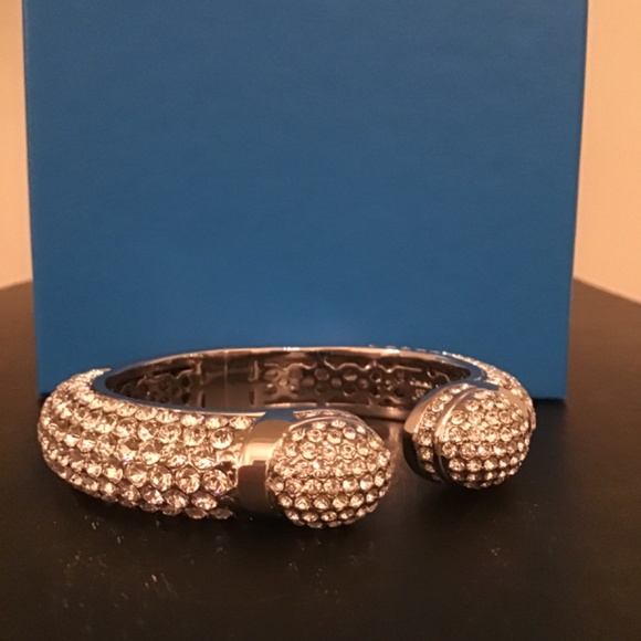 Joan Boyce clear pave hinged cuff bracelet size S/M - Picture 6 of 9